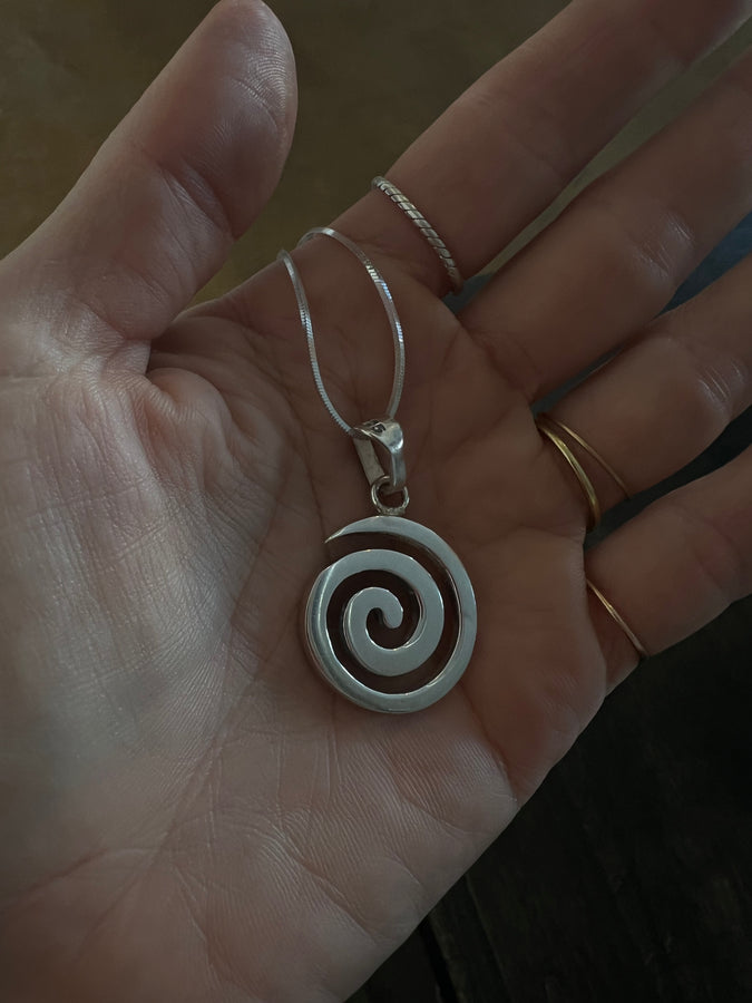 swirl necklace