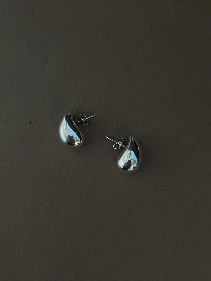 teardrop studs