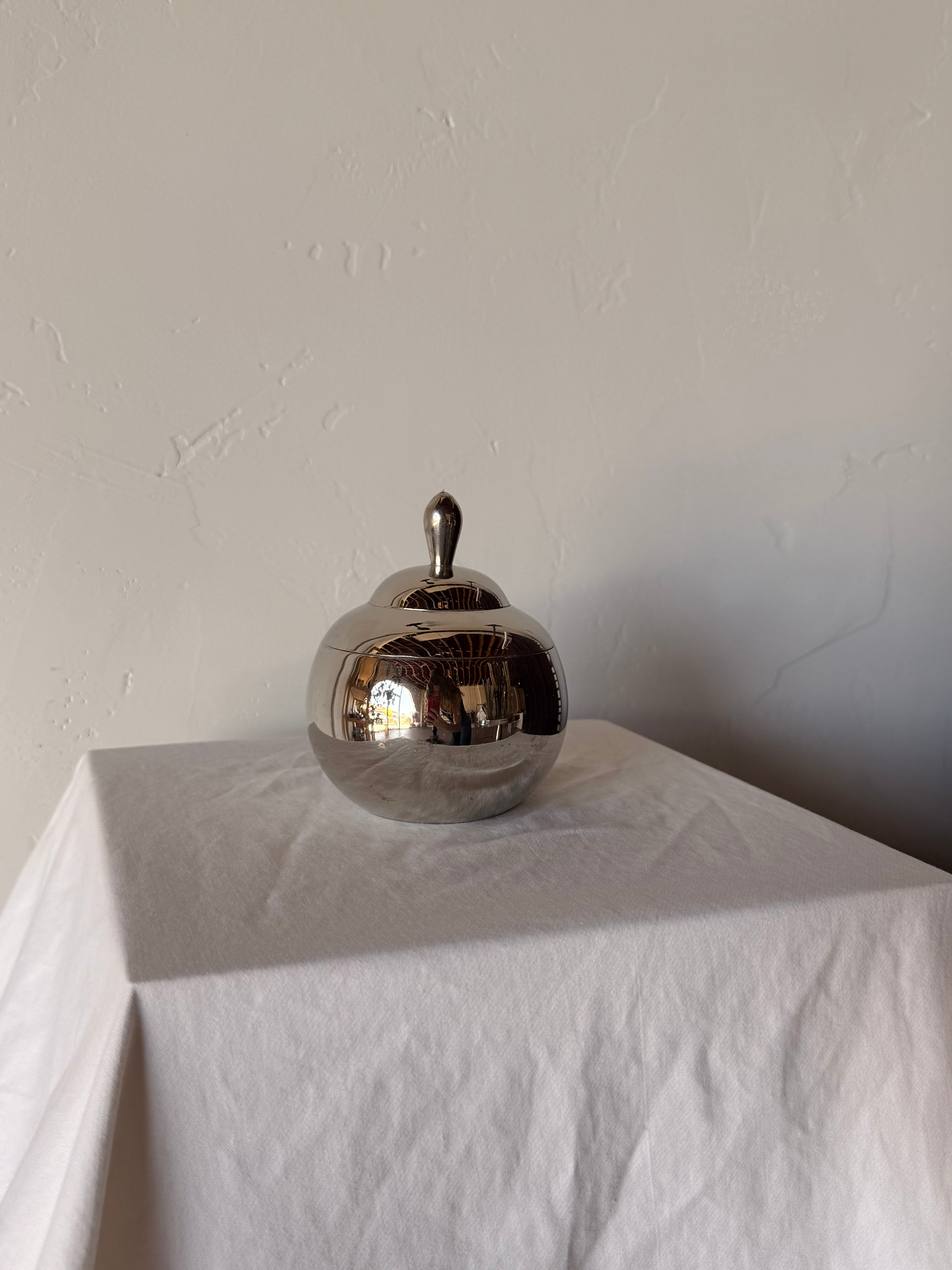 chrome lidded container