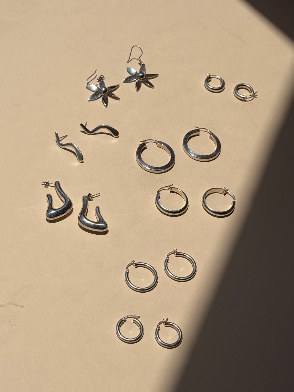 wavy studs
