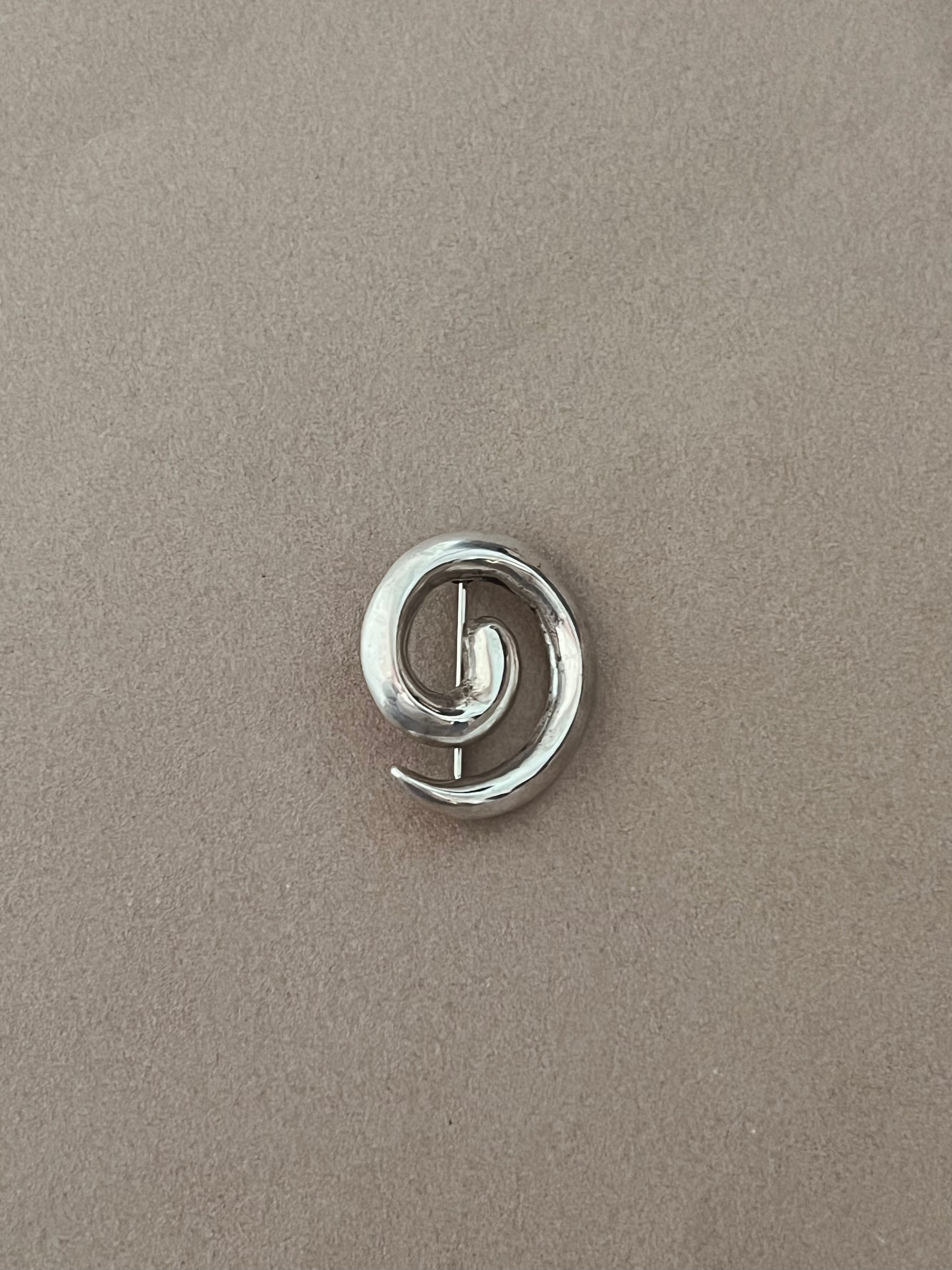 vintage swirl brooch