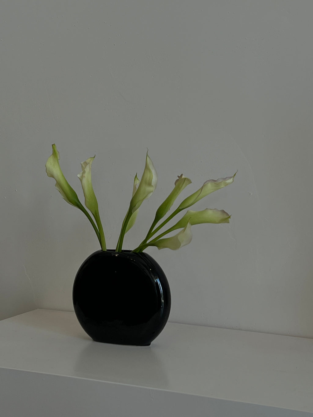 black vase