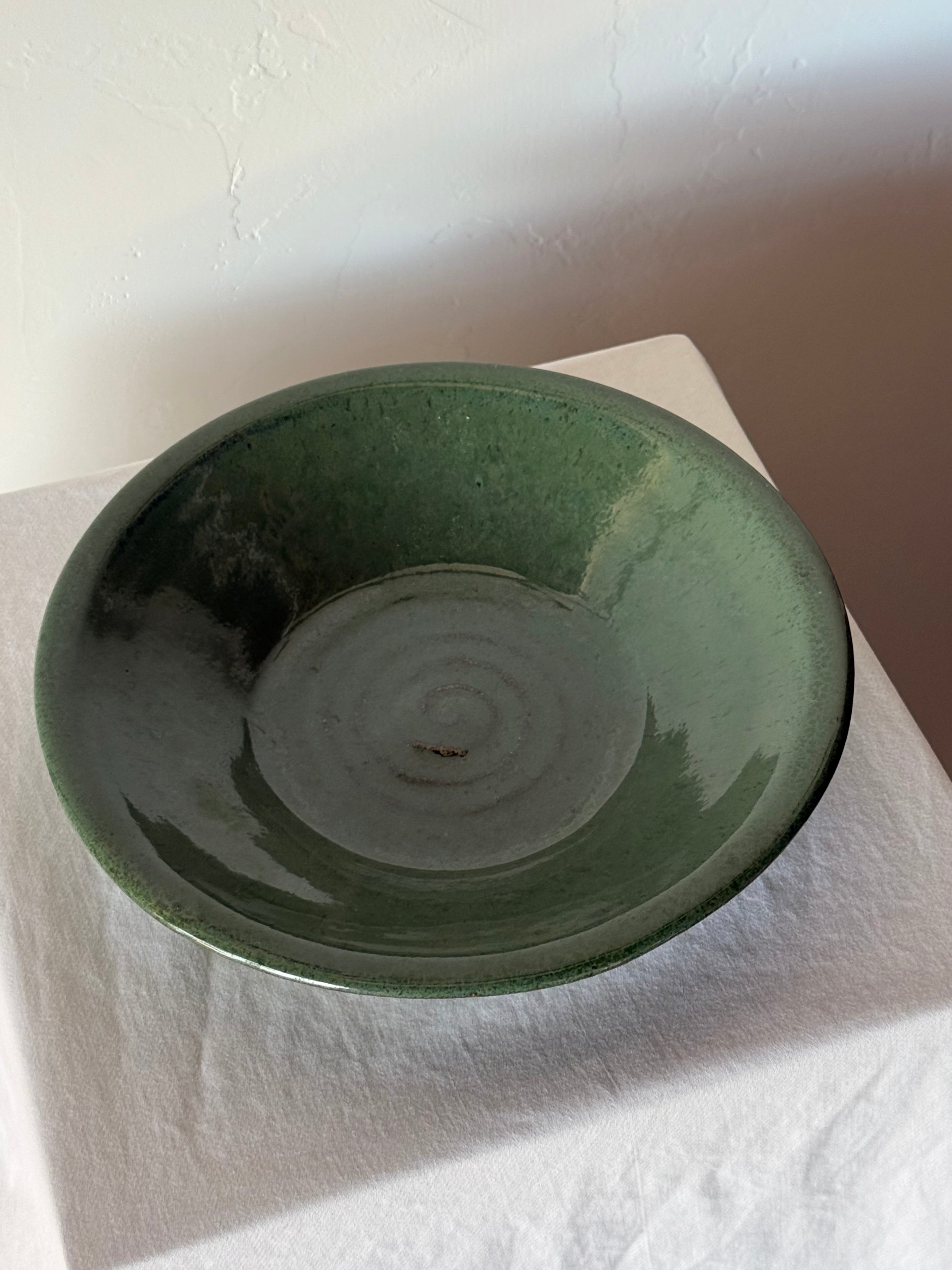 green swirl dish