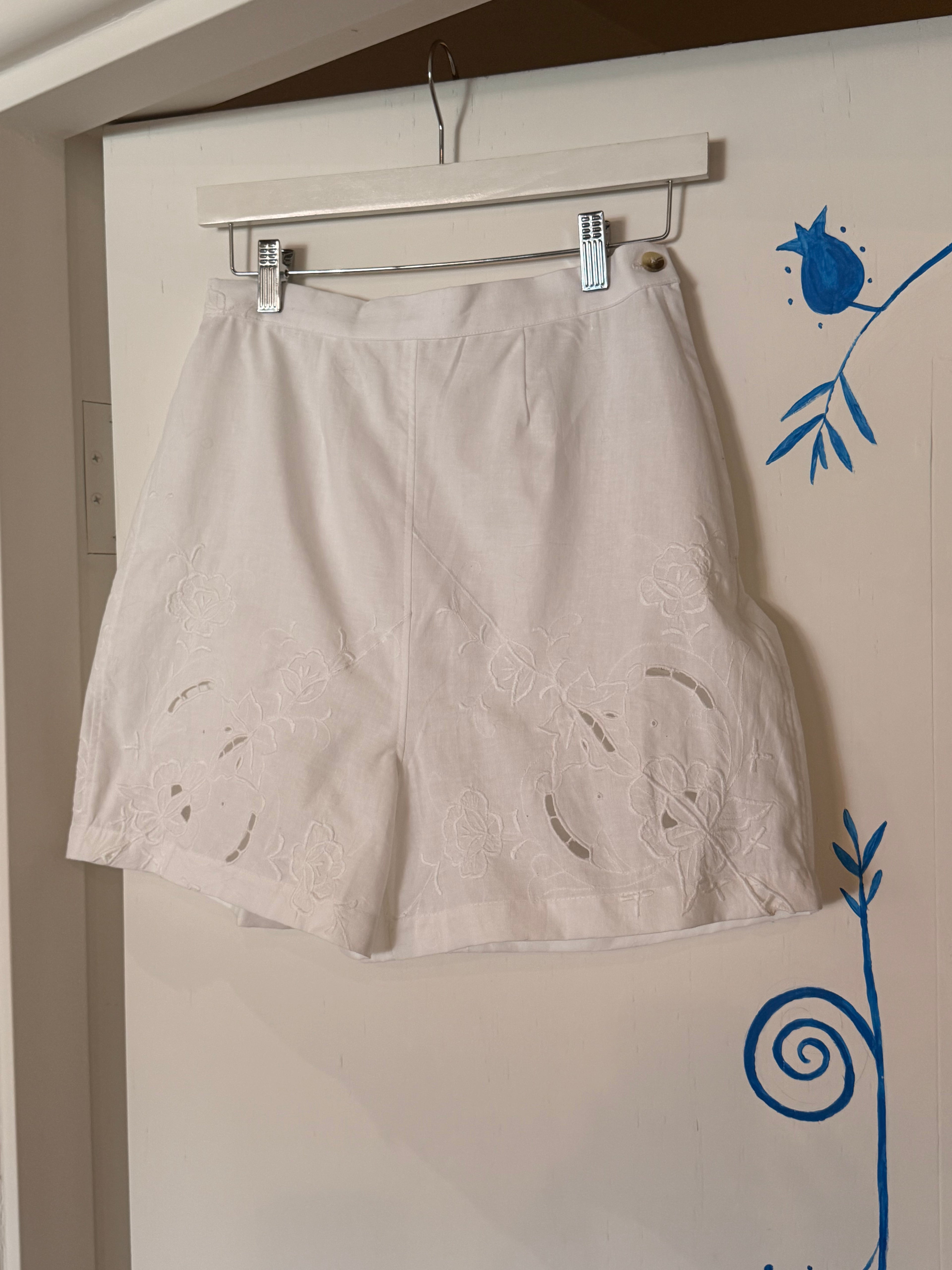 tablecloth shorts | flat front