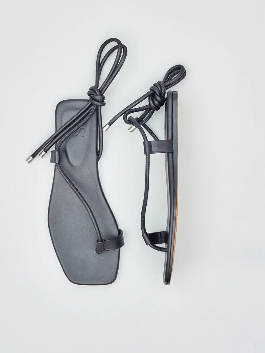 elisa | black