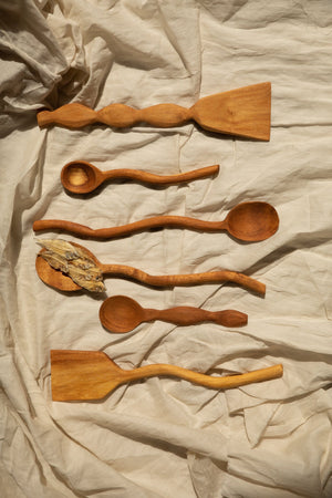 ipil-ipil utensils