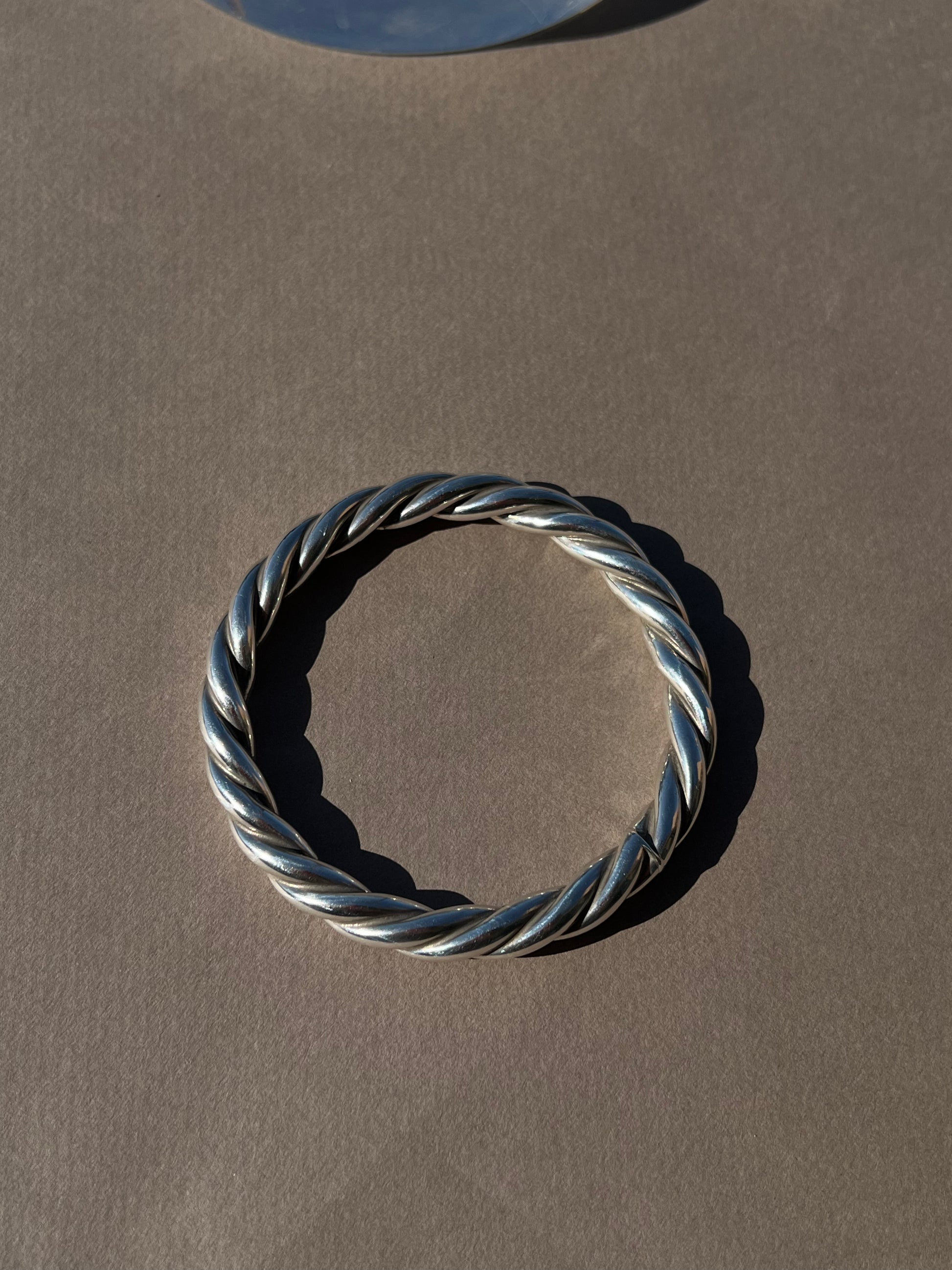 twist bangle