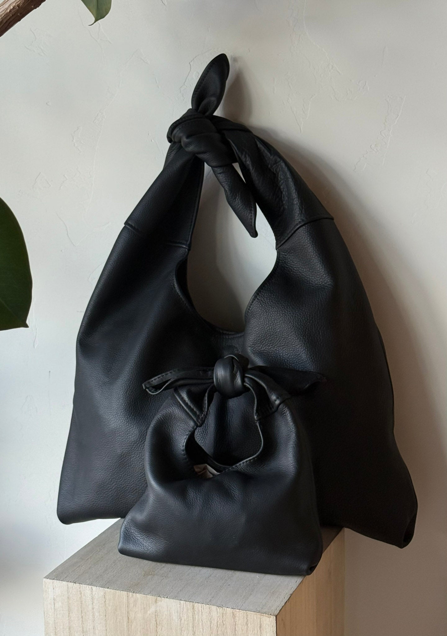 knot bag | leather
