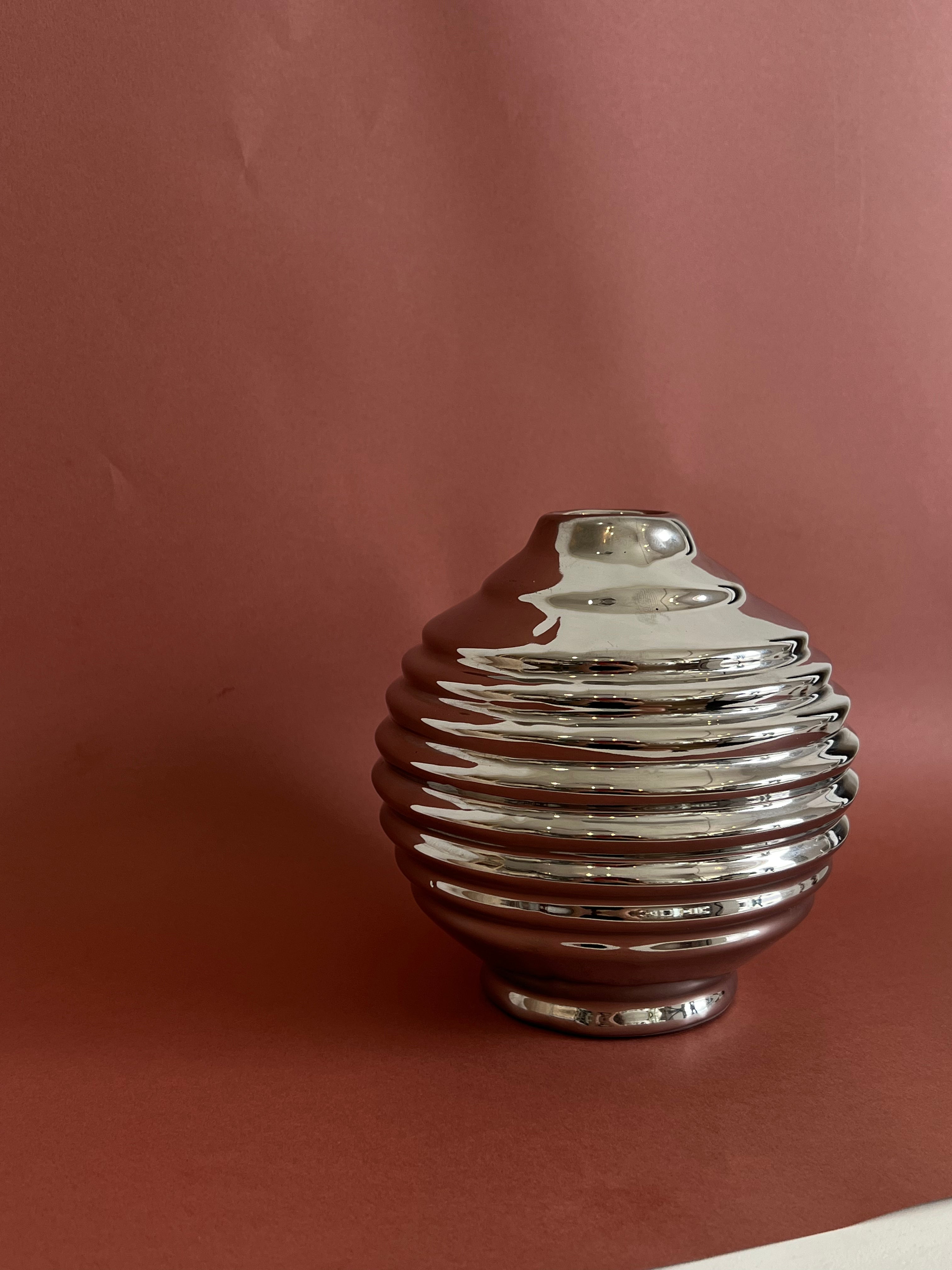 ridged vase