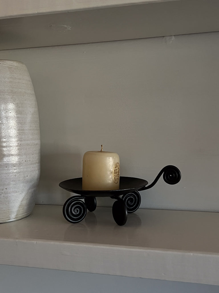 swirl iron candle holder