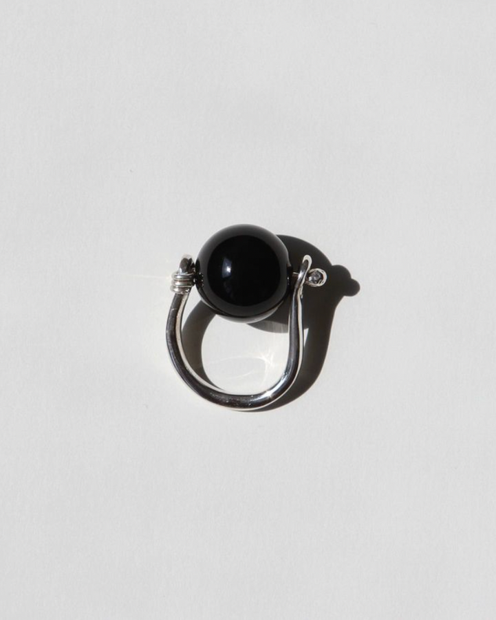 bola ring | onyx