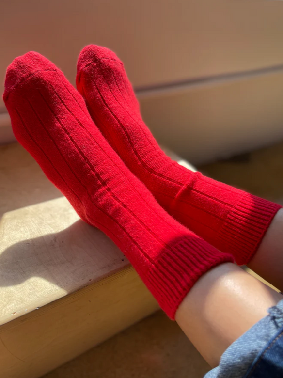 classic cashmere socks | red