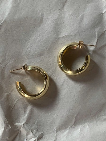 mini cusp hoops | brass
