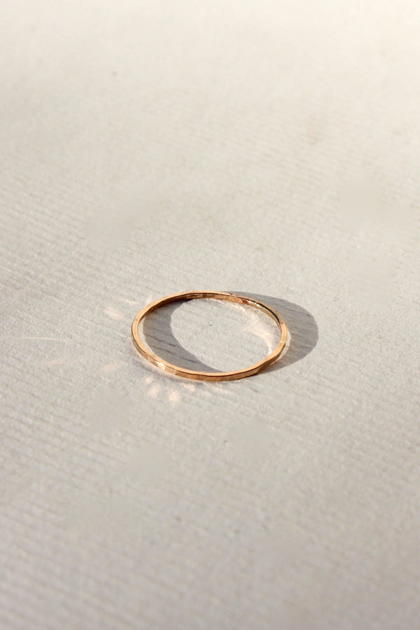 thick hammered ring | gold