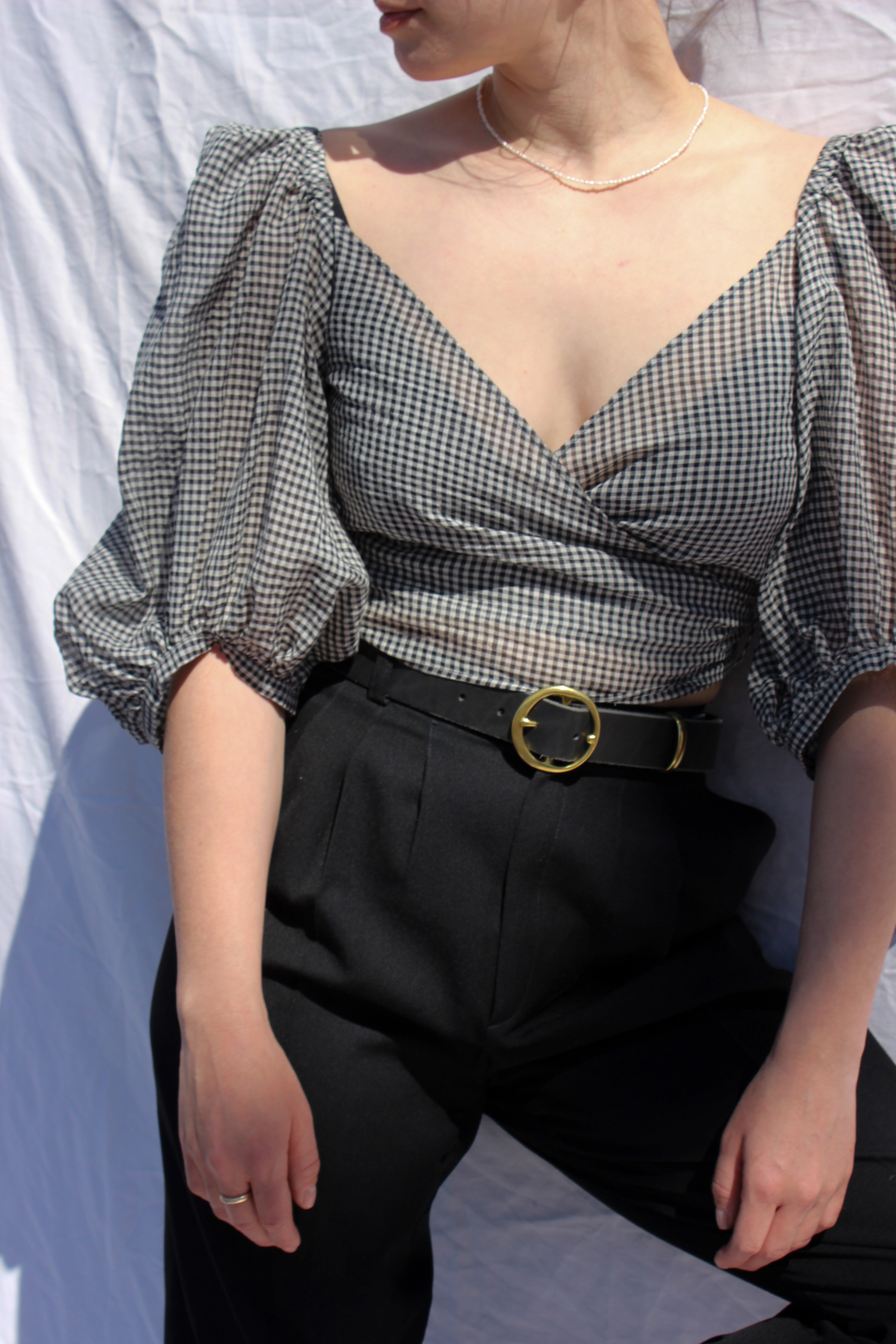 black leather belt | round