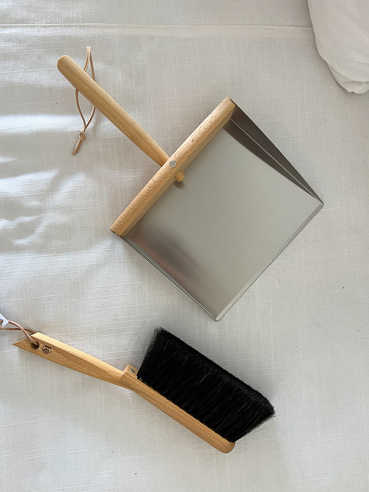 dustpan and brush set