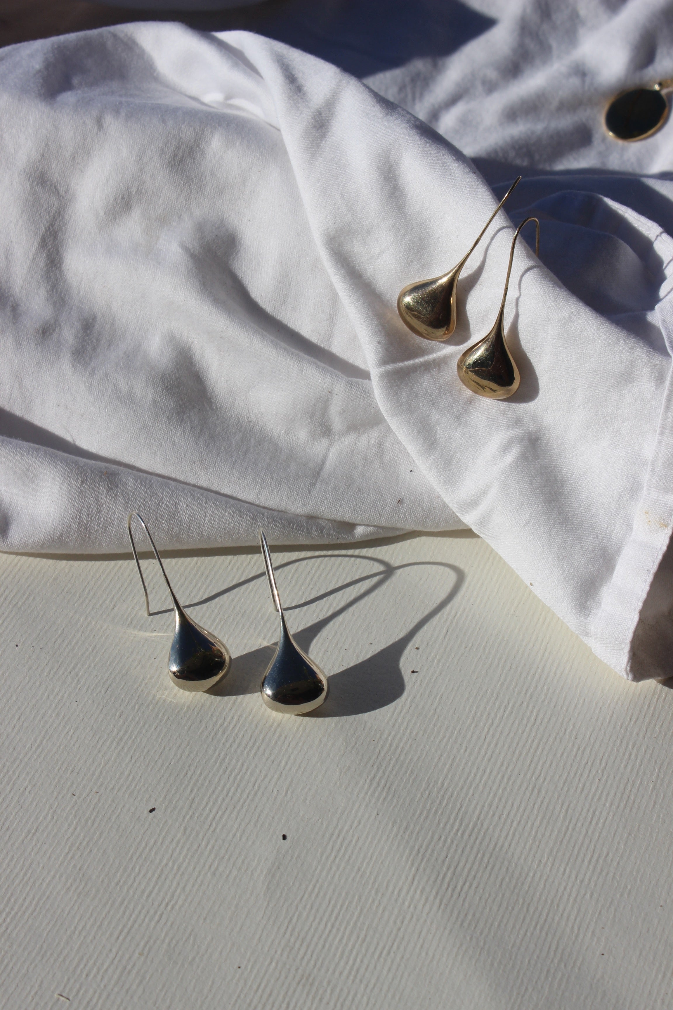 cast teardrop earrings