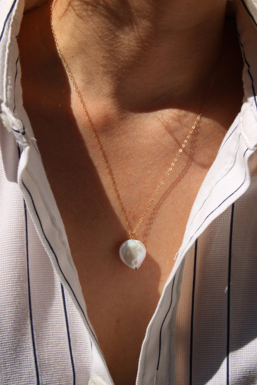 freshwater pearl medallion | large