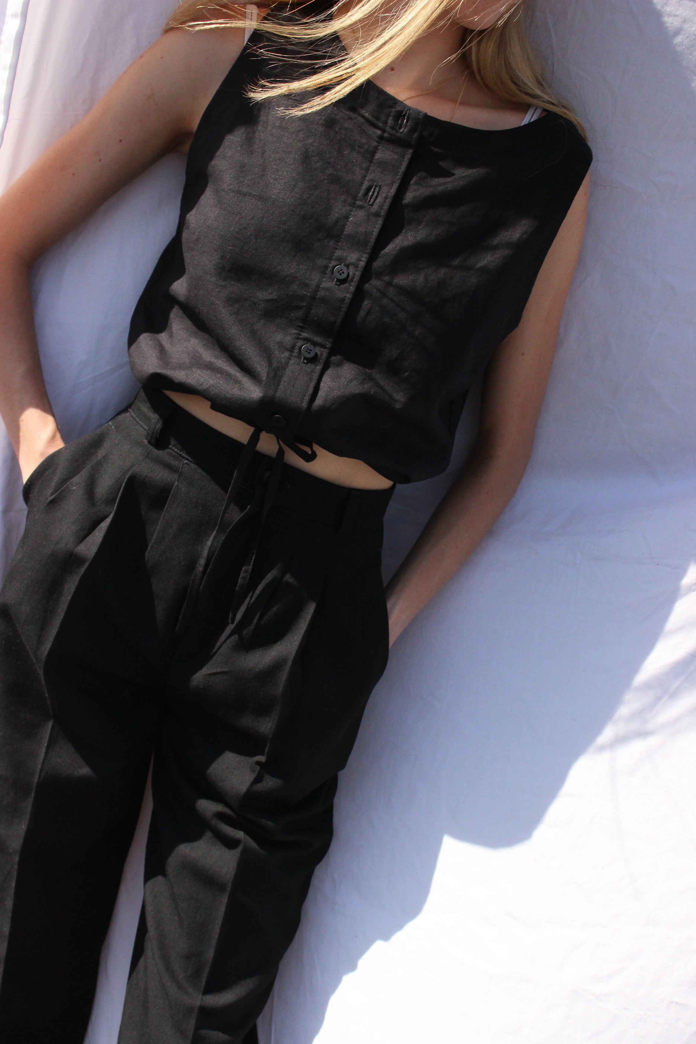 drawstring tie tank | black