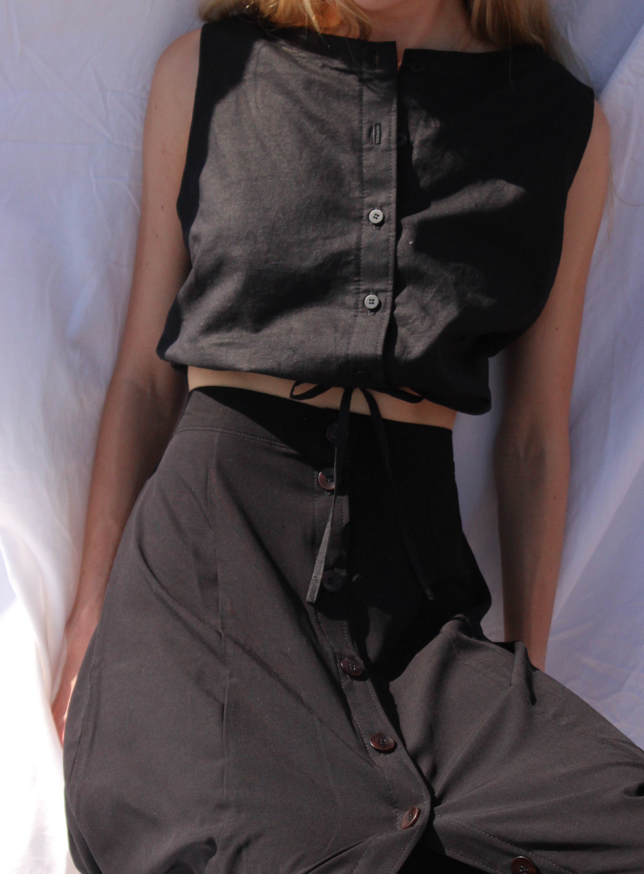 drawstring tie tank | black