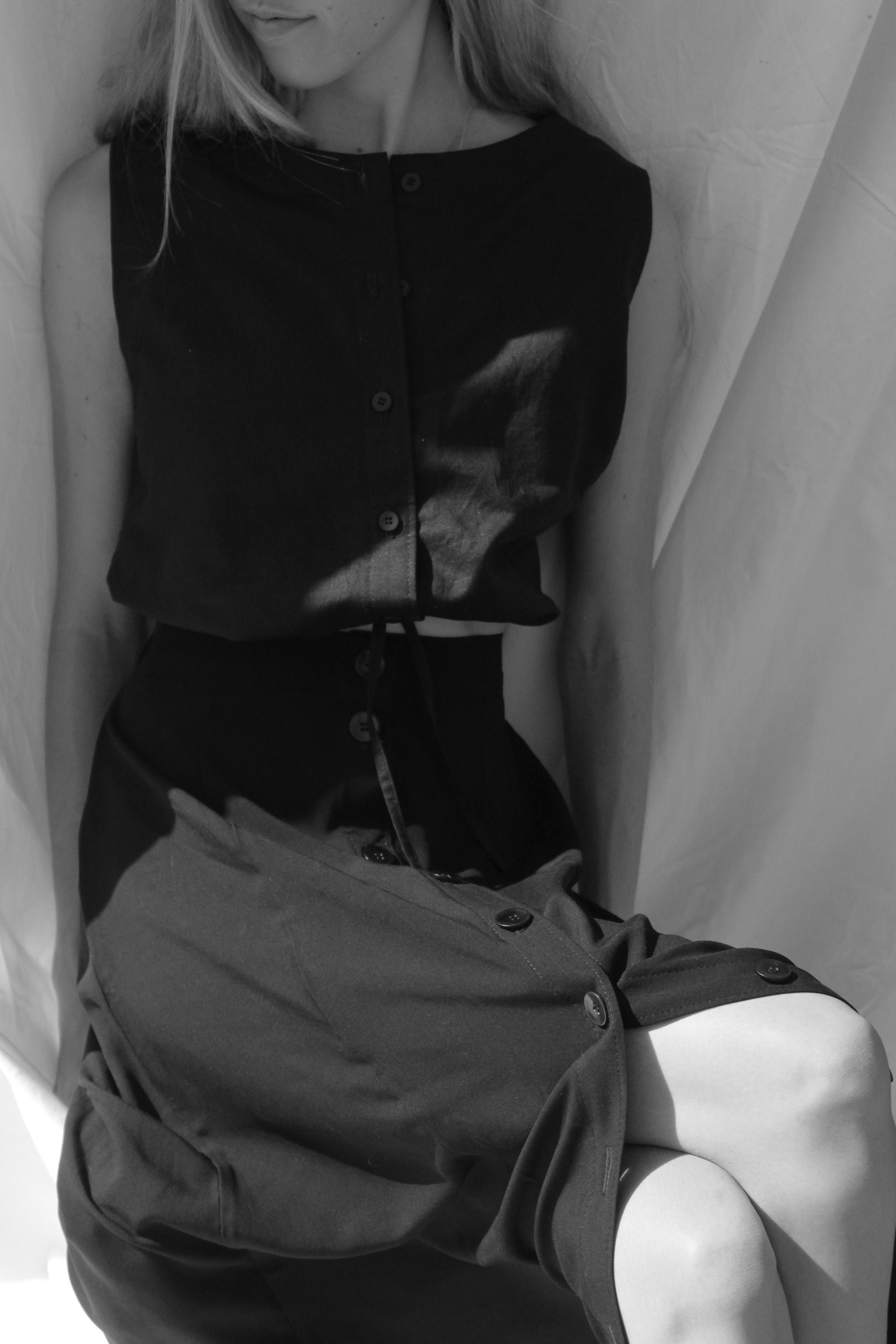 drawstring tie tank | black