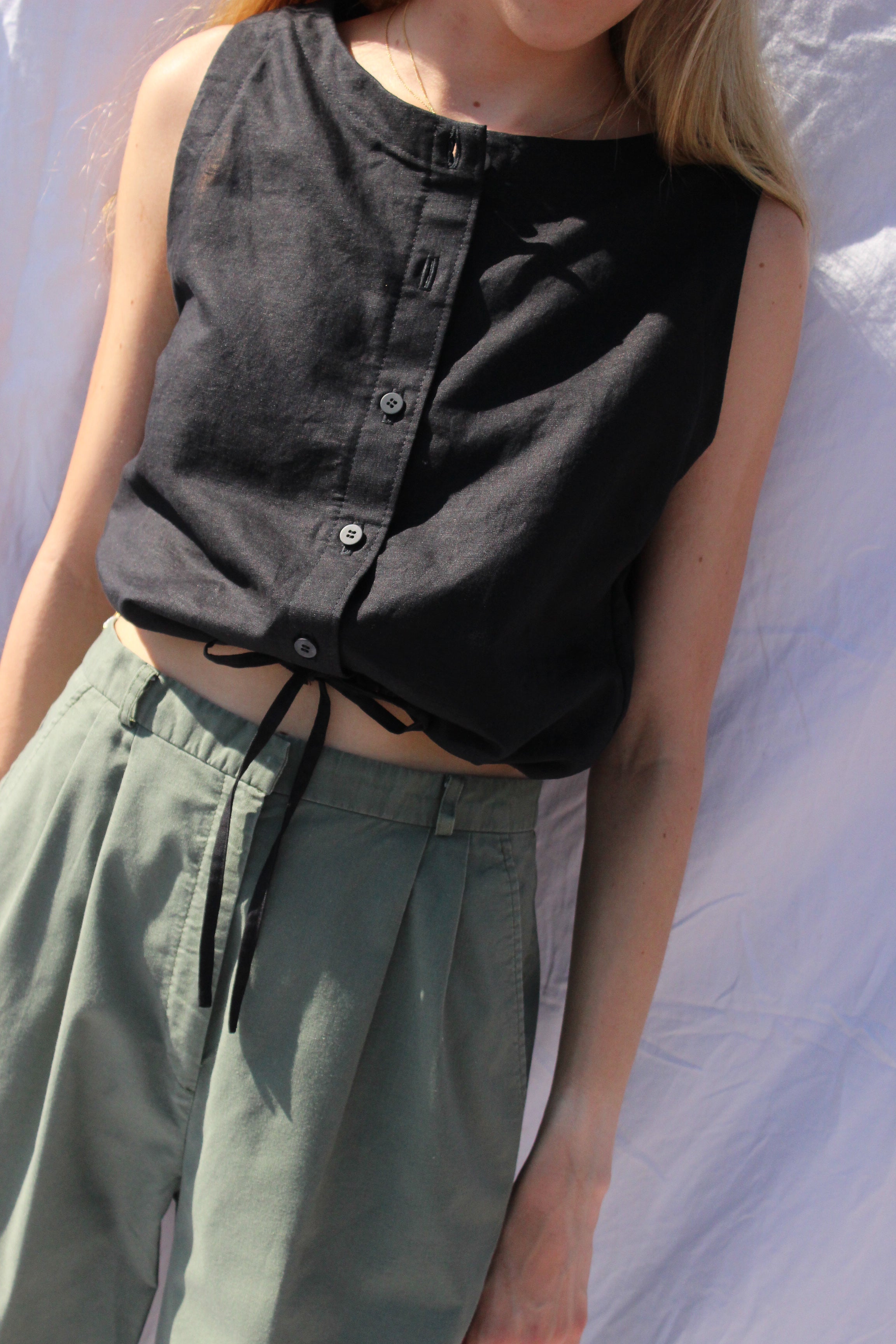 drawstring tie tank | black