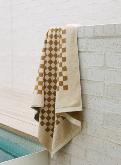 roman pool towel | cedar